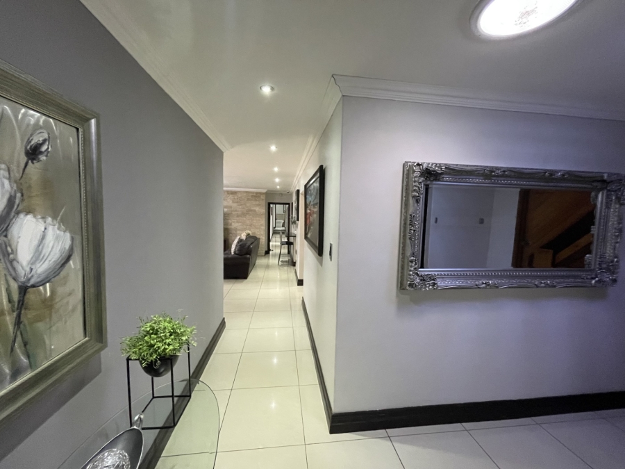 4 Bedroom Property for Sale in Heuwelsig Free State